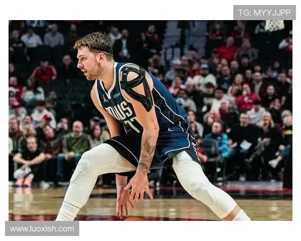 东契奇砍下35分助力独行侠险胜马刺 艾顿22+10文班19+8表现亮眼