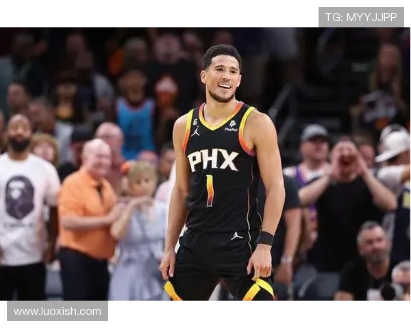 布克砍下21分10助攻率队发威 太阳全员发挥轻松击退快船拿下胜利