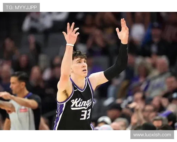 NBA拉拉维亚强势突破高难度上篮命中引燃全场焦点时刻精彩瞬间 NBA拉拉维亚强势突破高难度上篮命中引燃全场焦点时刻精彩瞬间