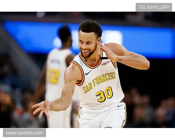 库里赛季初表现惊艳场均333分助攻和抢断数据同样出色